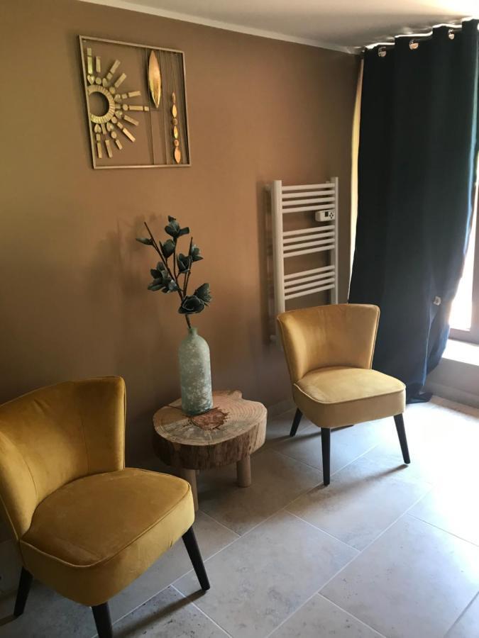 Au Sommet Des Narcisses Bed & Breakfast Albiez-Montrond Exterior photo