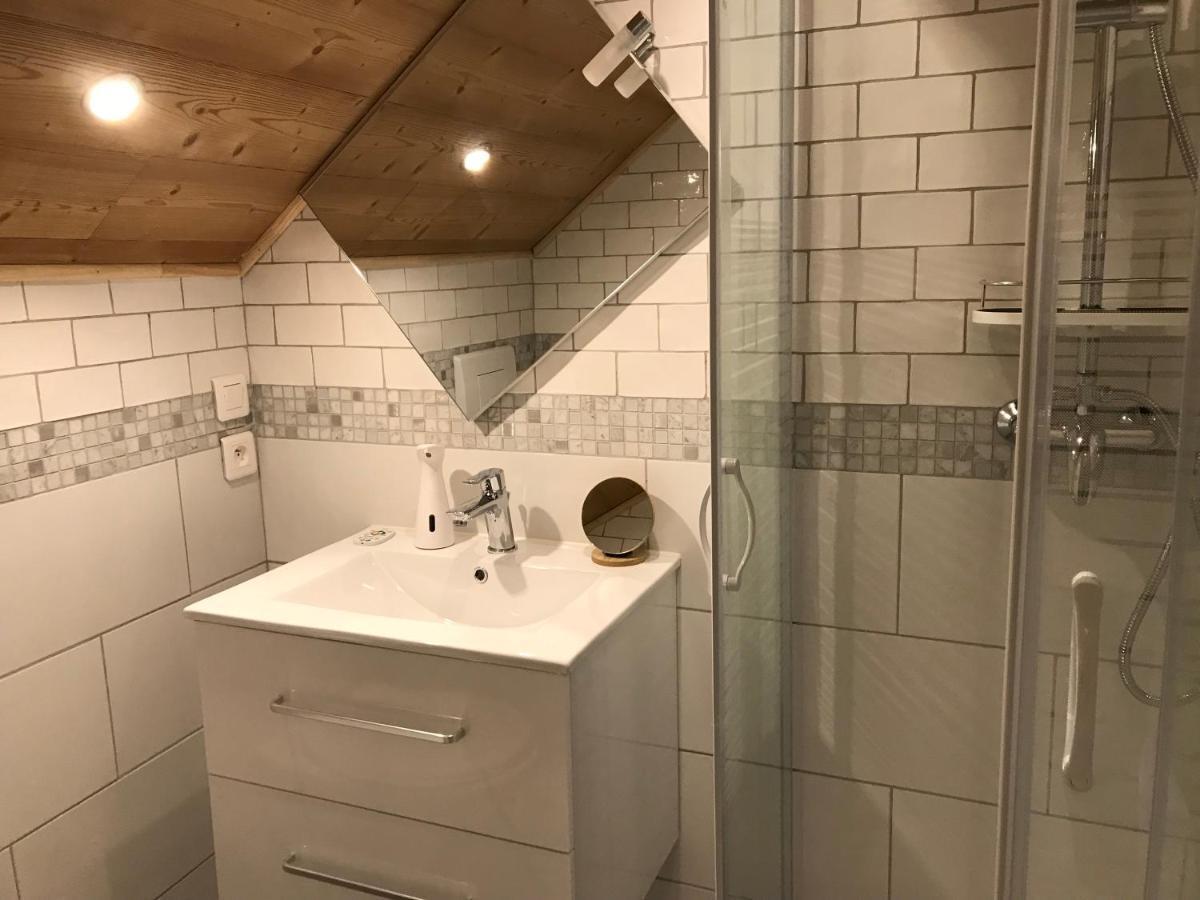 Au Sommet Des Narcisses Bed & Breakfast Albiez-Montrond Exterior photo